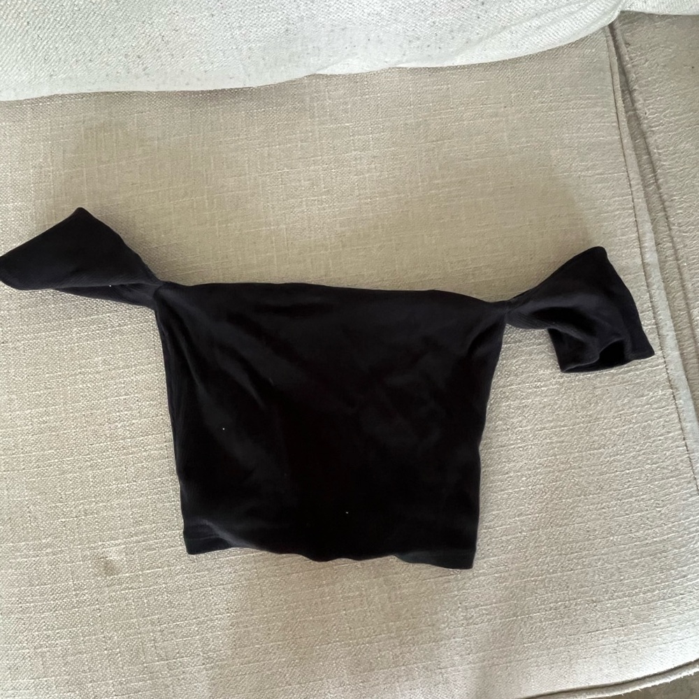 Abercrombie & Fitch Black Off-Shoulder Crop Top